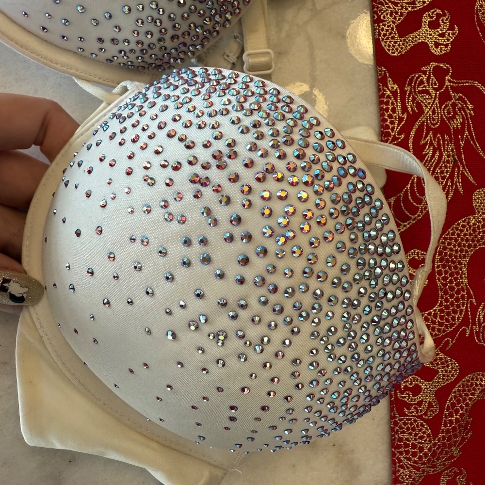 RARE 2010 Victoria’s Secret Fashion Show Swarovski 34B Bombshell Bra WITH TAG - Picture 3 of 9
